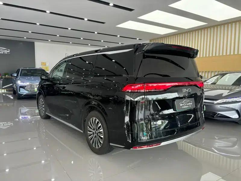 BYD M9 2025 1060 Navigator Edition — миниатюра 5