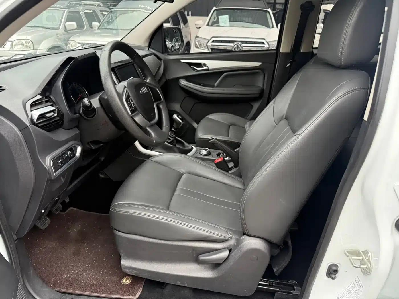 RE-MAX Ruimai 2023 2.5T Diesel Manual 4WD Superb Edition Standard Wheelbase — миниатюра 4