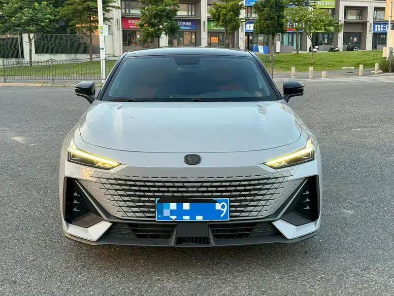 Changan UNI-V 2022 1.5T Premium Edition — миниатюра 2