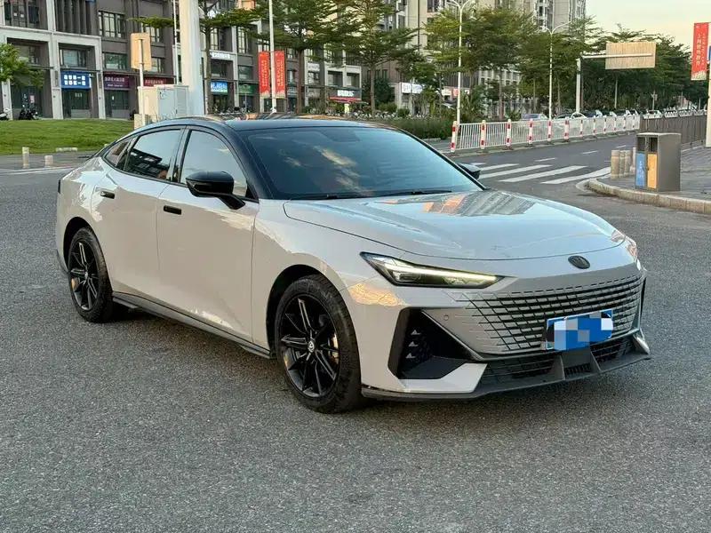 Changan UNI-V 2022 1.5T Premium Edition — миниатюра 3