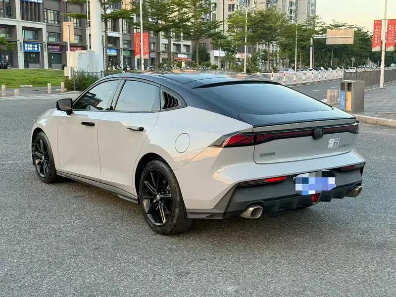 Changan UNI-V 2022 1.5T Premium Edition — миниатюра 4