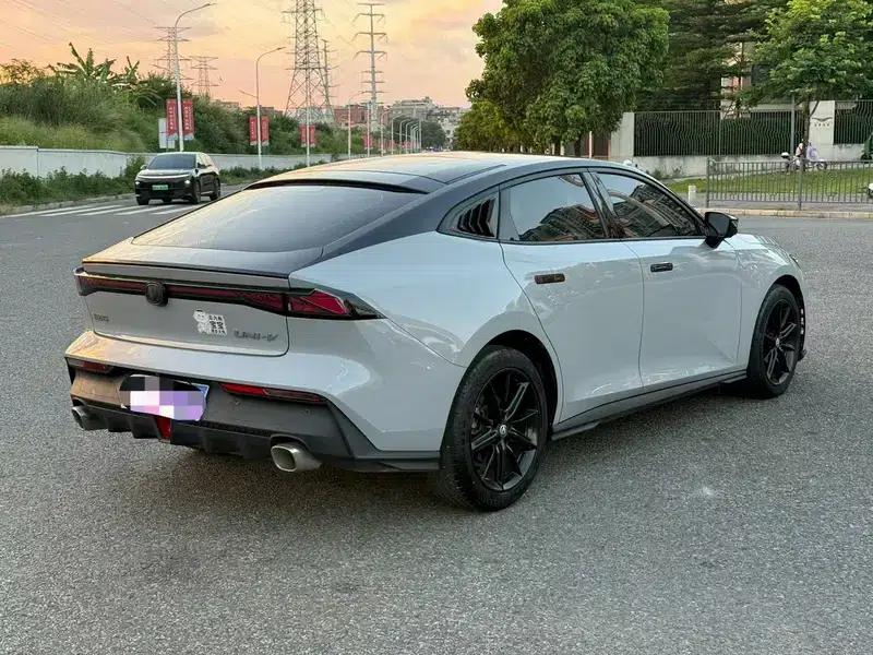 Changan UNI-V 2022 1.5T Premium Edition — миниатюра 6