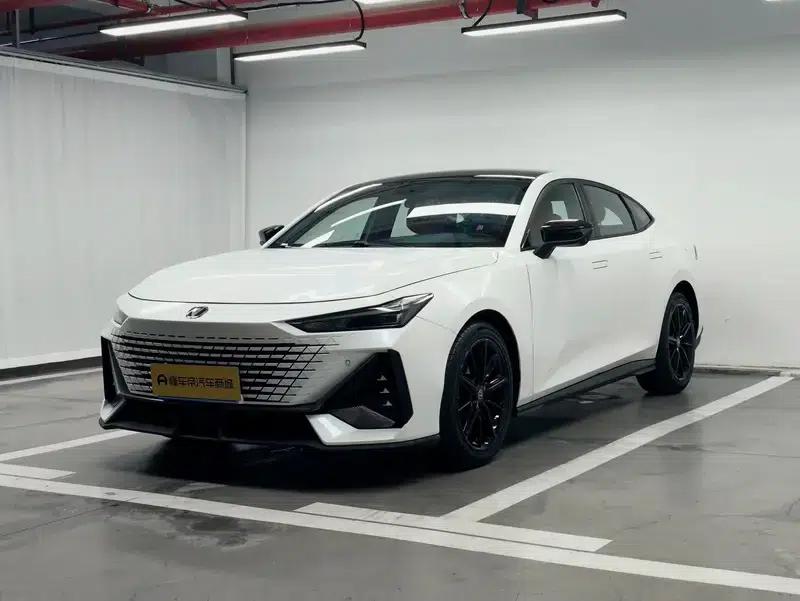 Changan UNI-V 2022 1.5T Premium Edition — миниатюра 1