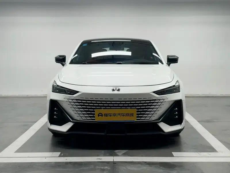 Changan UNI-V 2022 1.5T Premium Edition — миниатюра 2