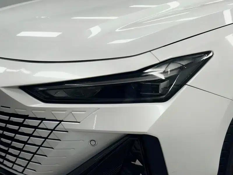 Changan UNI-V 2022 1.5T Premium Edition — миниатюра 12