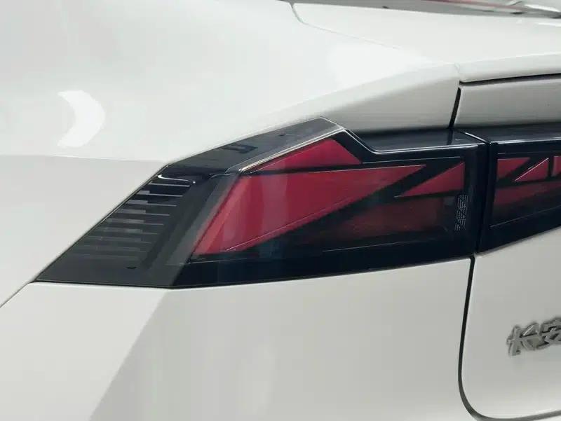 Changan UNI-V 2022 1.5T Premium Edition — миниатюра 13