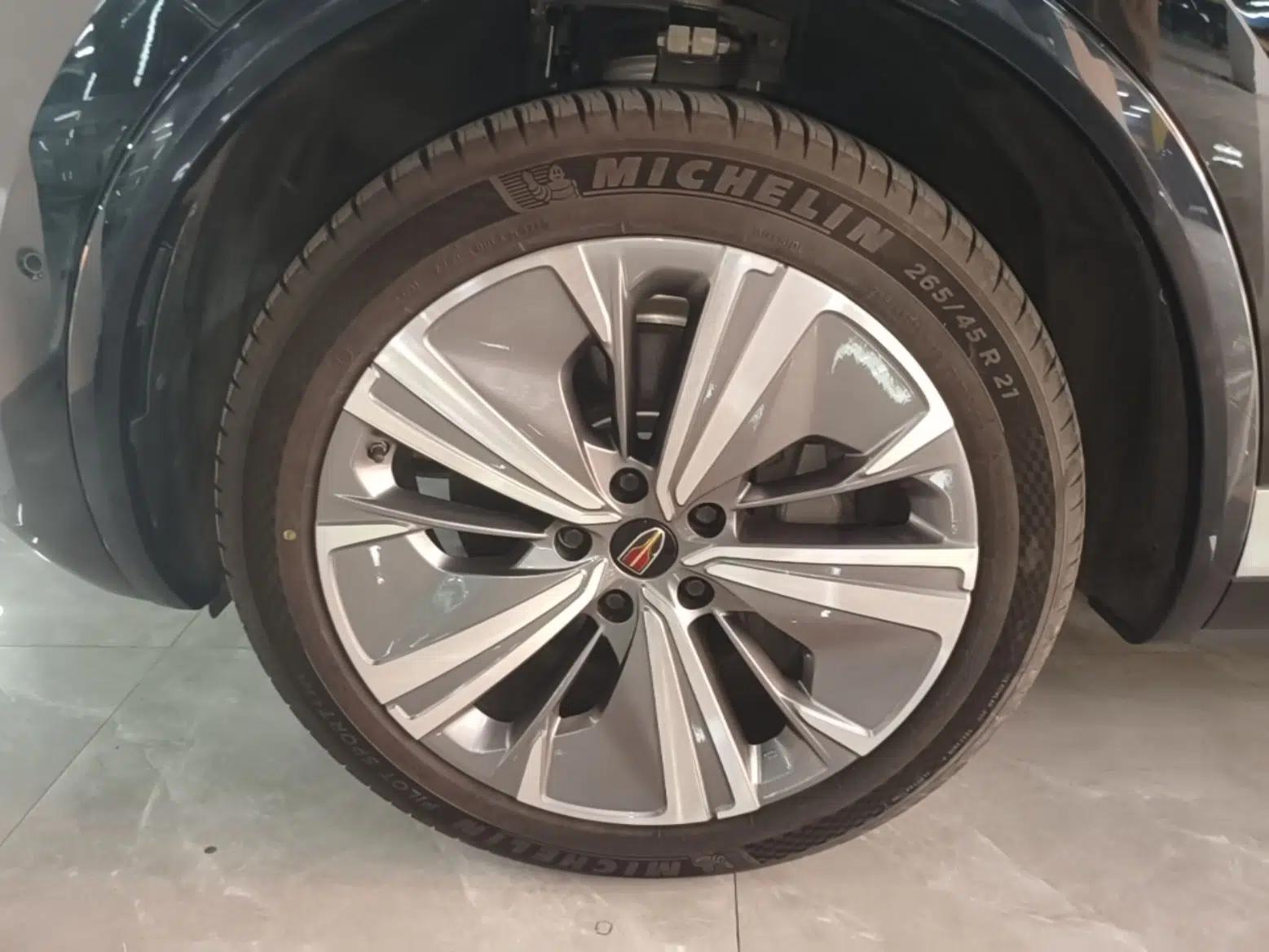 Hongqi E-HS9 2022 660 km Range Flagway Edition Six Seats — миниатюра 10