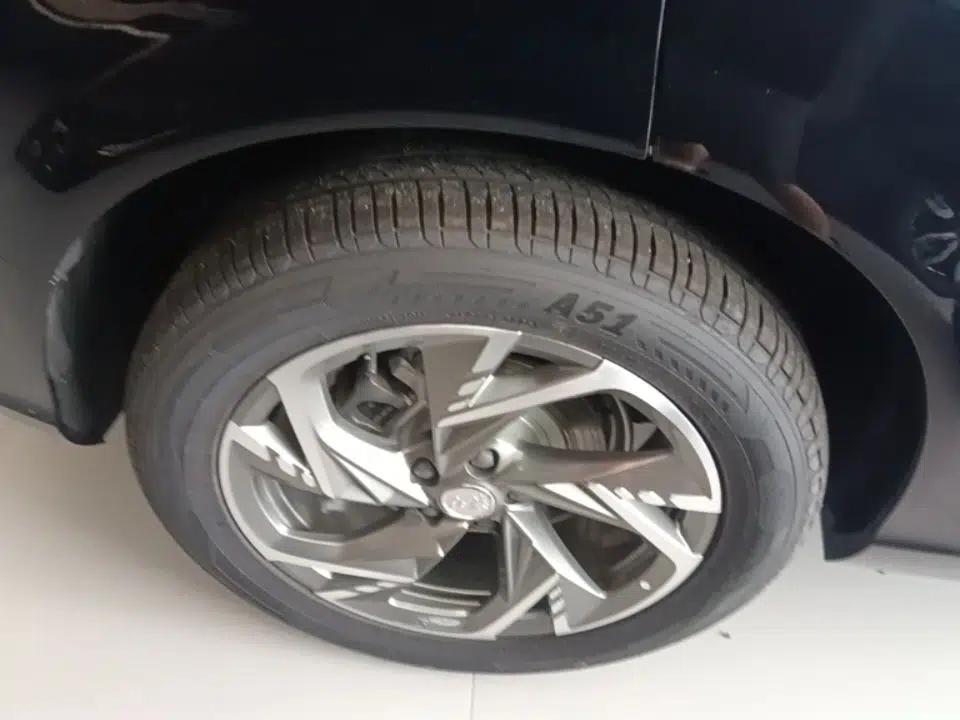 Hongqi HS3 PHEV 2025 Model 125km Jingwei 2 Millionth Anniversary Edition — миниатюра 11