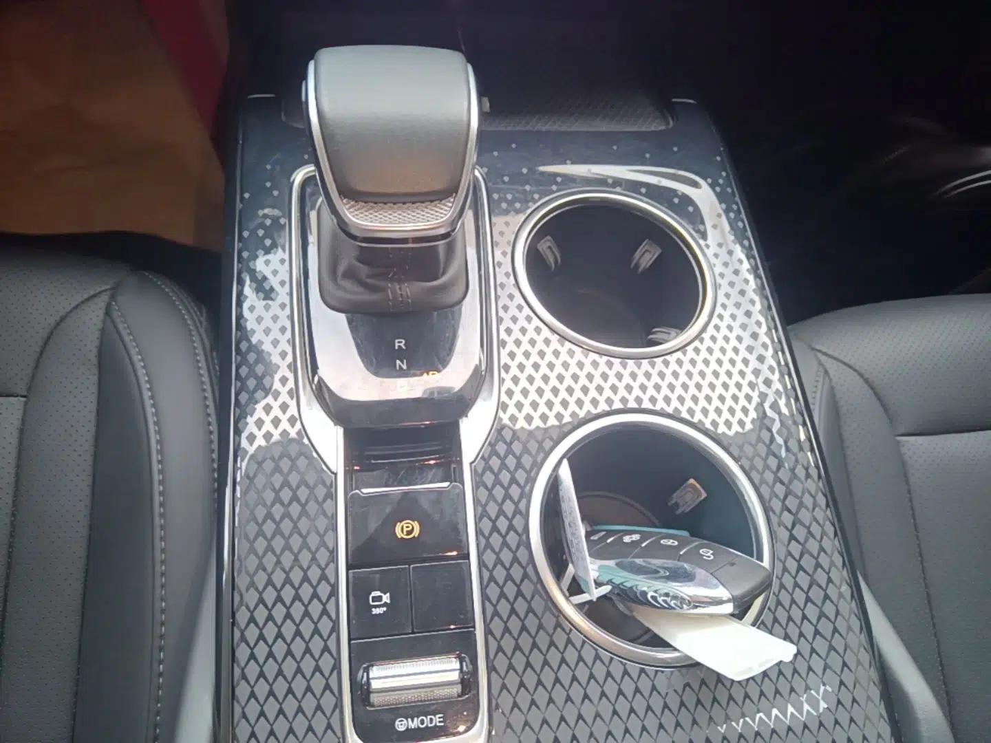 Hongqi HS3 PHEV 2024 PHEV 115km Jingwei Edition — миниатюра 16