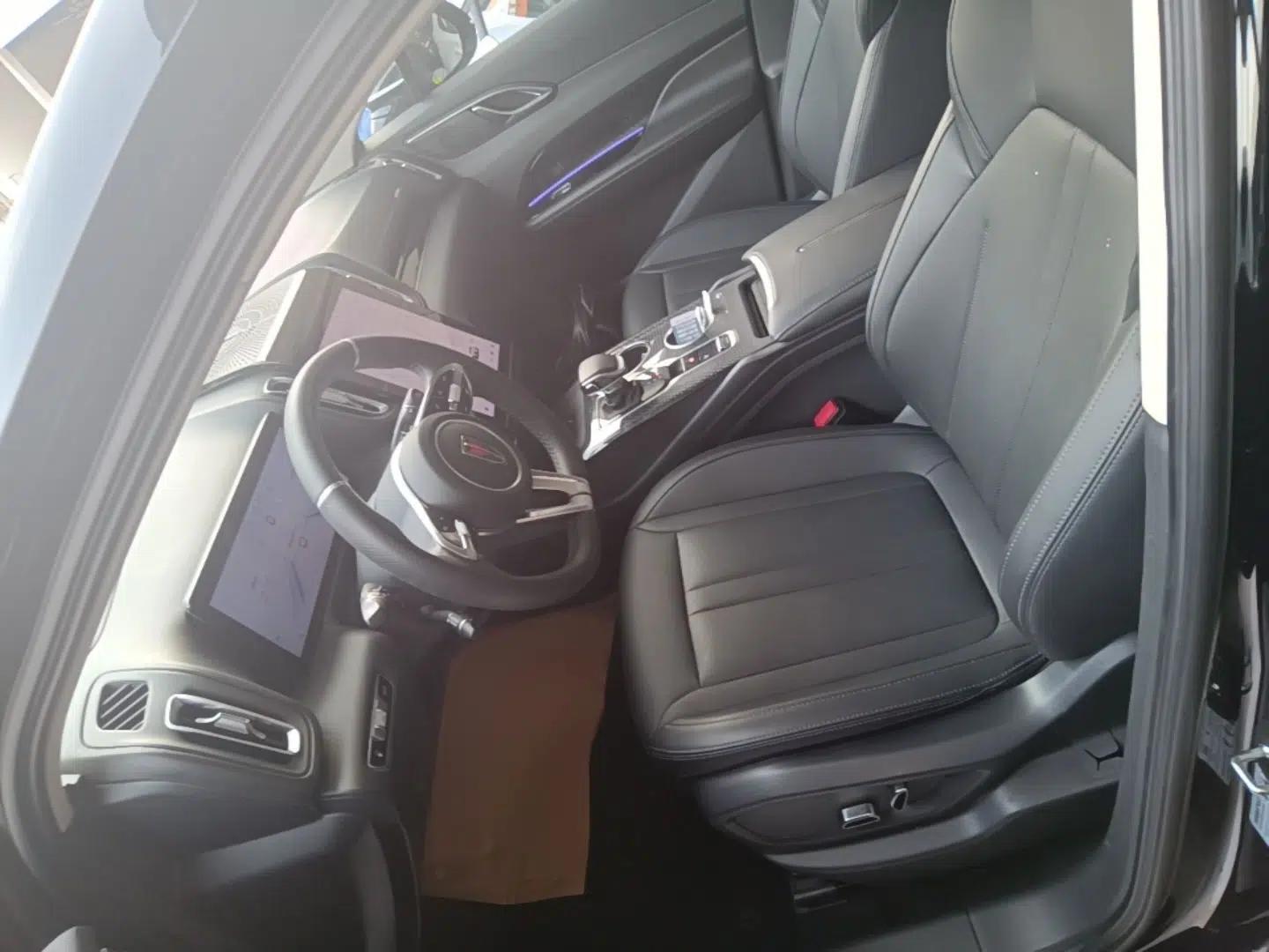 Hongqi HS3 PHEV 2024 PHEV 115km Jingwei Edition — миниатюра 17