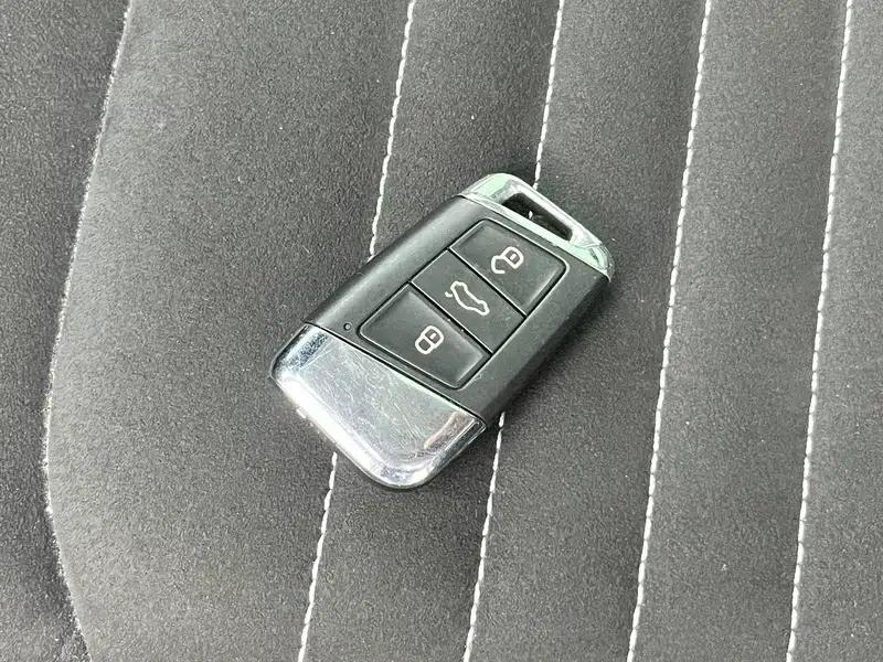 2020 Volkswagen Passat 380TSI DSG Luxury — миниатюра 11