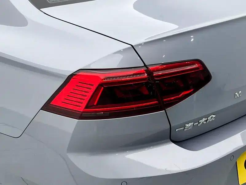 2020 Volkswagen Passat 380TSI DSG Luxury — миниатюра 13