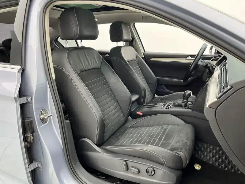 2020 Volkswagen Passat 380TSI DSG Luxury — миниатюра 21