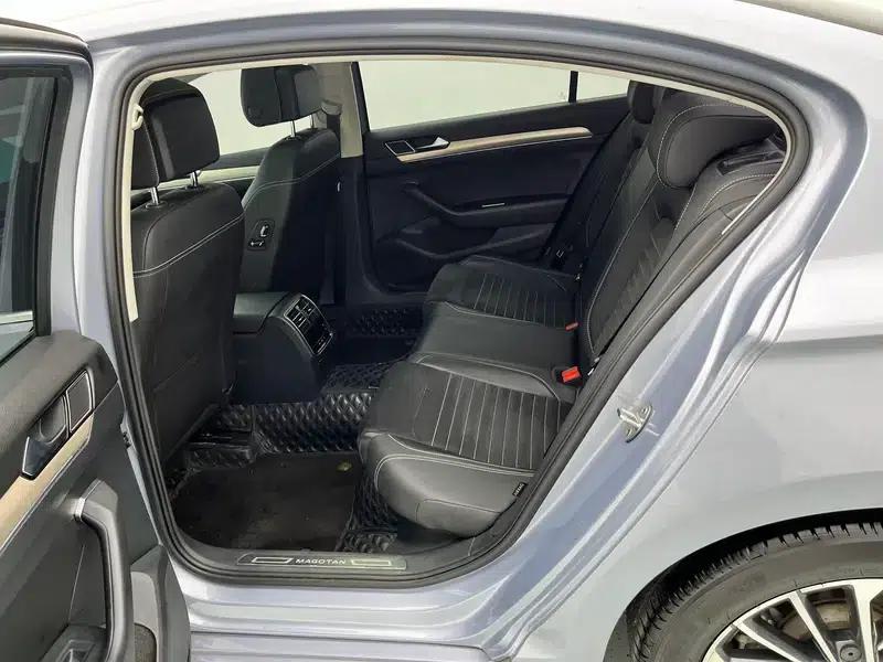 2020 Volkswagen Passat 380TSI DSG Luxury — миниатюра 22
