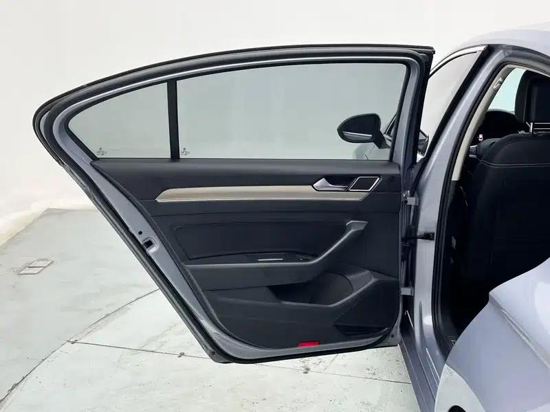 2020 Volkswagen Passat 380TSI DSG Luxury — миниатюра 27