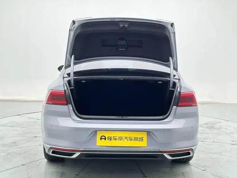 2020 Volkswagen Passat 380TSI DSG Luxury — миниатюра 28