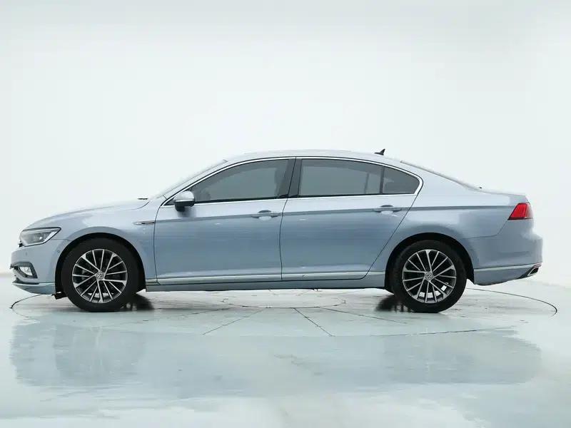 2020 Volkswagen Passat 380TSI DSG Luxury — миниатюра 4