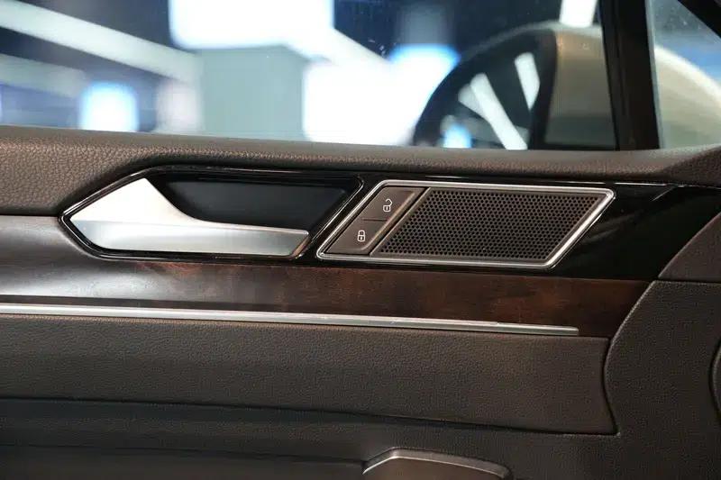 2017 Volkswagen Passat 330TSI DSG Luxury — миниатюра 13
