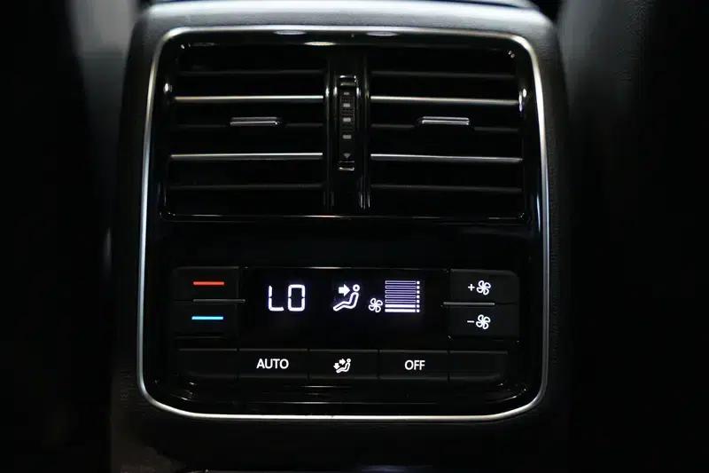 2017 Volkswagen Passat 330TSI DSG Luxury — миниатюра 14
