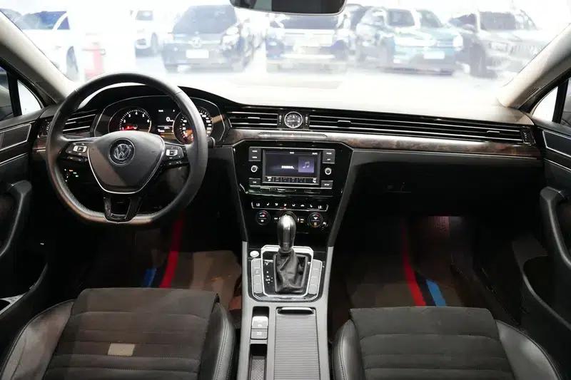 2017 Volkswagen Passat 330TSI DSG Luxury — миниатюра 16