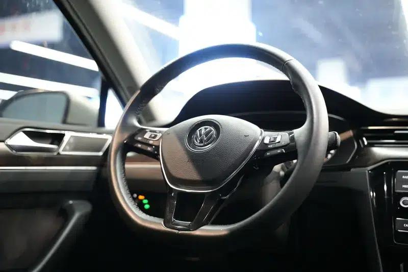2017 Volkswagen Passat 330TSI DSG Luxury — миниатюра 18