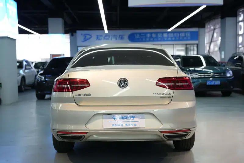 2017 Volkswagen Passat 330TSI DSG Luxury — миниатюра 5