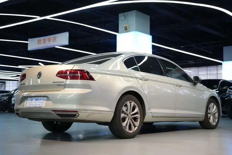 2017 Volkswagen Passat 330TSI DSG Luxury — миниатюра 6