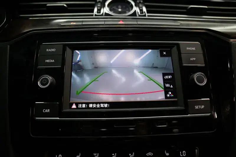 2017 Volkswagen Passat 330TSI DSG Luxury — миниатюра 7