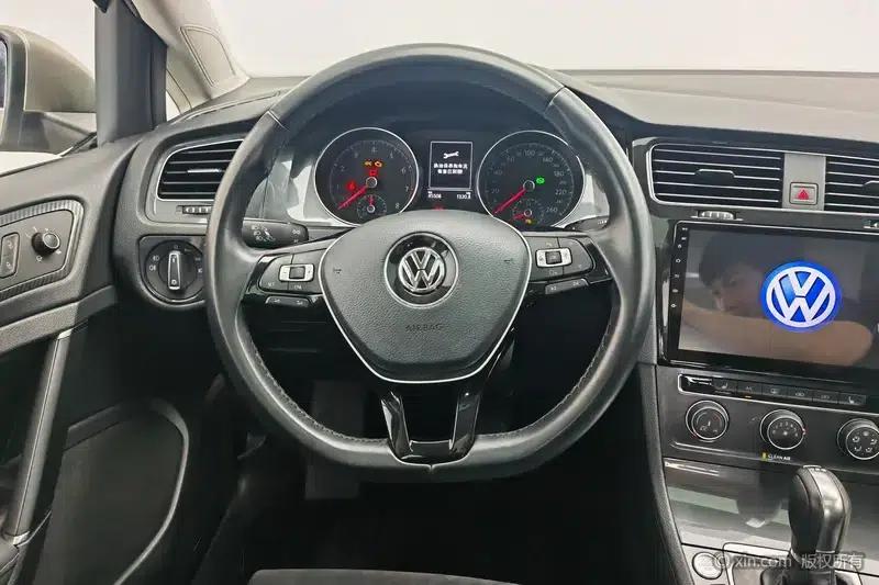 2018 Golf 230TSI Automatic Luxury — миниатюра 13