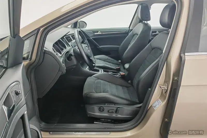2018 Golf 230TSI Automatic Luxury — миниатюра 17
