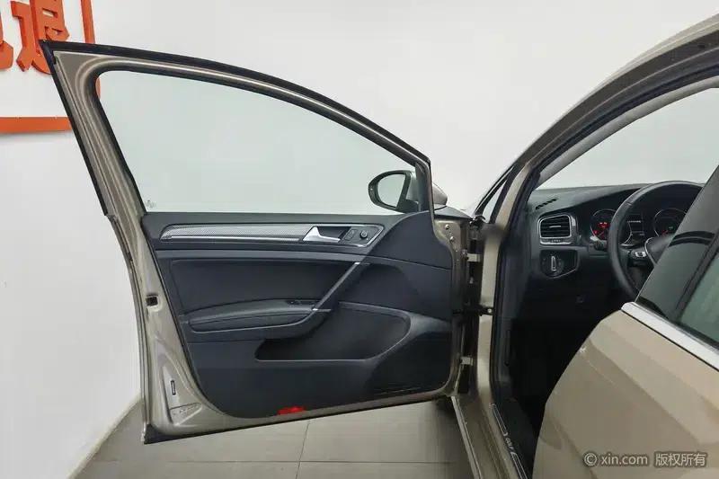 2018 Golf 230TSI Automatic Luxury — миниатюра 22