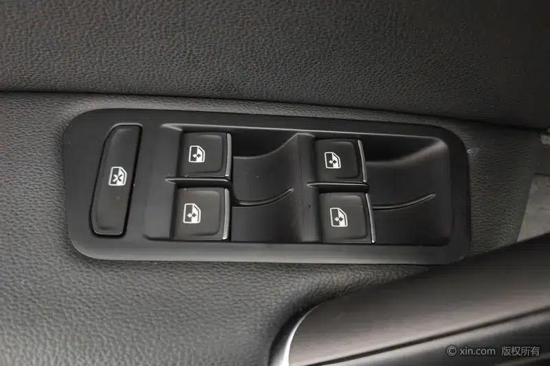 2018 Golf 230TSI Automatic Luxury — миниатюра 23