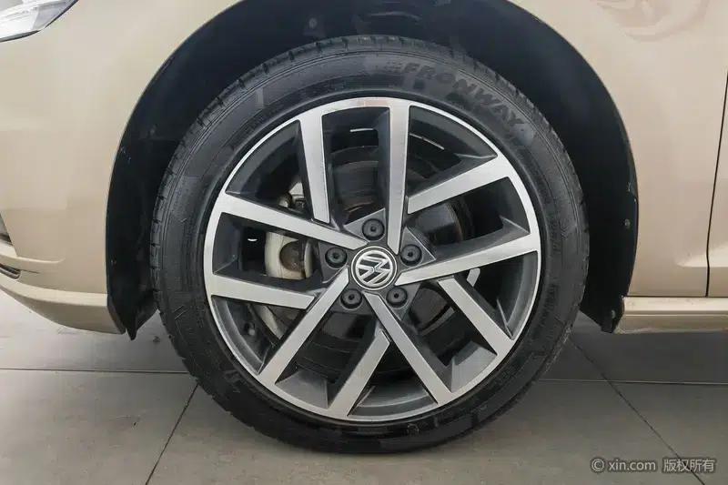 2018 Golf 230TSI Automatic Luxury — миниатюра 9
