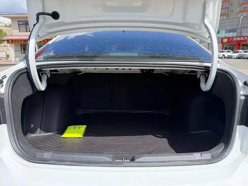 2023 Volkswagen Lavida 1.5L Automatic Five Million Edition — миниатюра 13