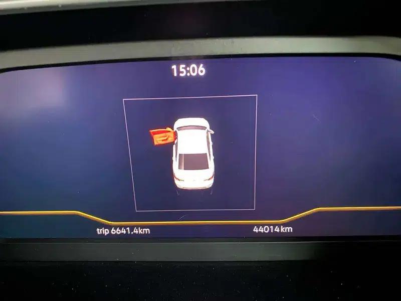 2023 Volkswagen Lavida 1.5L Automatic Five Million Edition — миниатюра 6