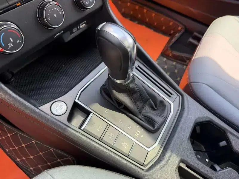 2023 Volkswagen Lavida 1.5L Automatic Five Million Edition — миниатюра 9