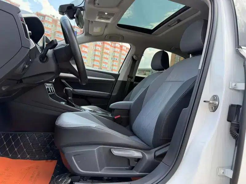 2023 Volkswagen Lavida 1.5L Automatic Five Million Edition — миниатюра 10