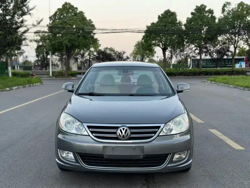 2011 Volkswagen Lavida 1.6L Automatic Premium Edition — миниатюра 2