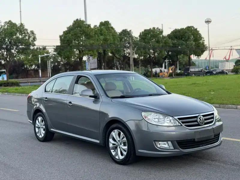 2011 Volkswagen Lavida 1.6L Automatic Premium Edition — миниатюра 3
