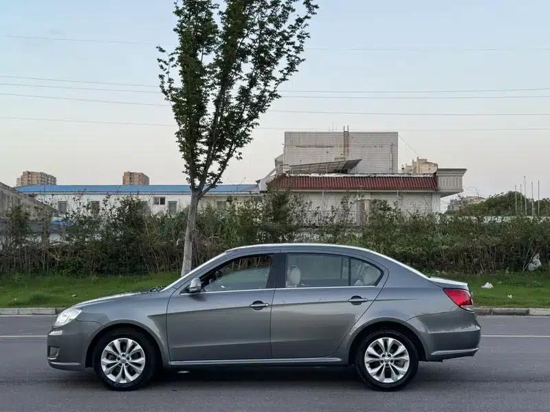 2011 Volkswagen Lavida 1.6L Automatic Premium Edition — миниатюра 4