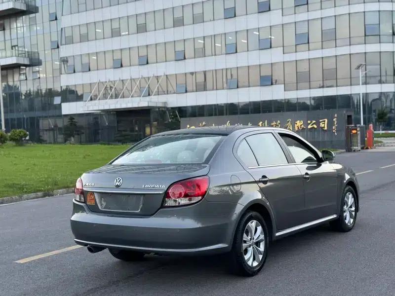 2011 Volkswagen Lavida 1.6L Automatic Premium Edition — миниатюра 7