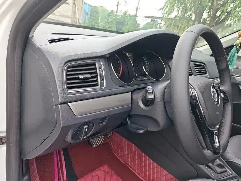 2017 Volkswagen Lavida 1.6L Automatic Comfort Edition — миниатюра 13