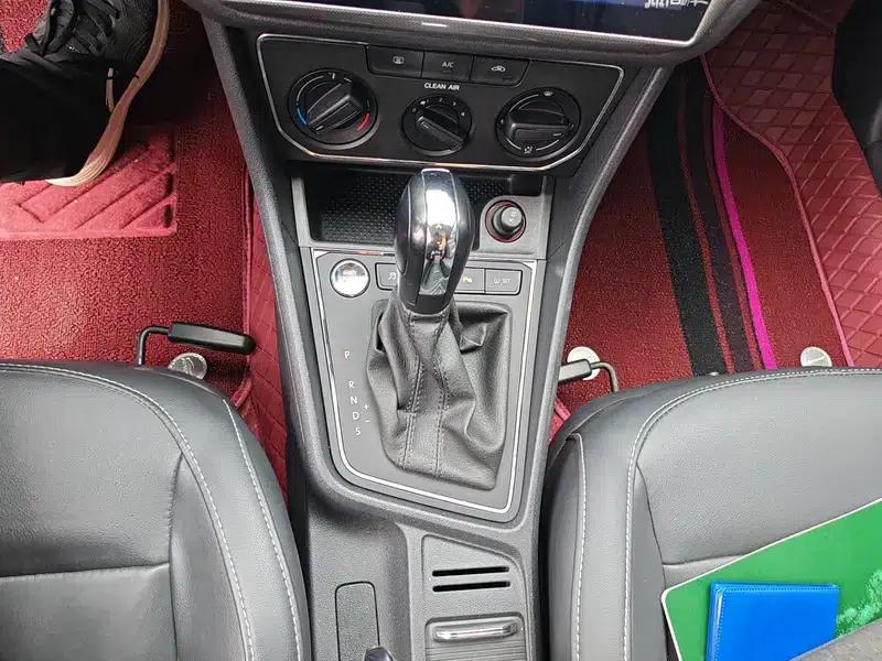 2017 Volkswagen Lavida 1.6L Automatic Comfort Edition — миниатюра 14