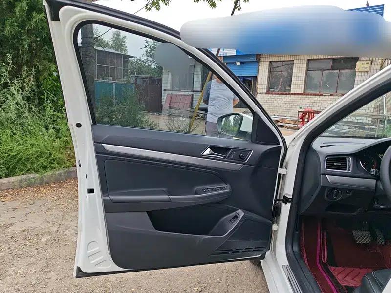2017 Volkswagen Lavida 1.6L Automatic Comfort Edition — миниатюра 16