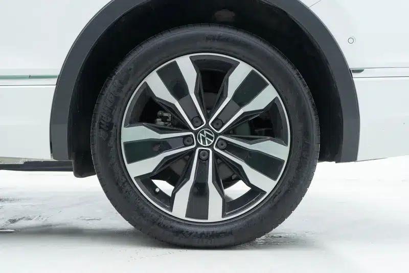 Tiguan L 2024 330TSI 2WD R-Line Premium Edition — миниатюра 9