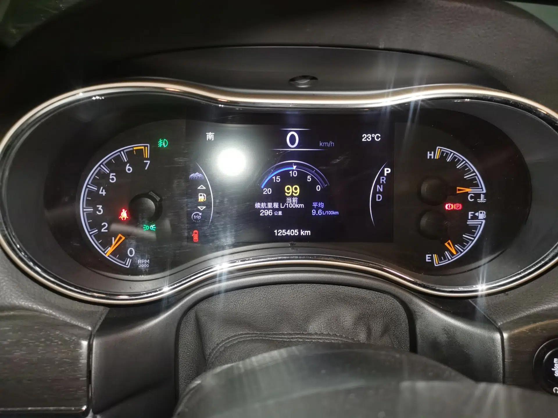 Jeep Grand Cherokee 2016 3.0L Comfort Navigation Edition — миниатюра 11