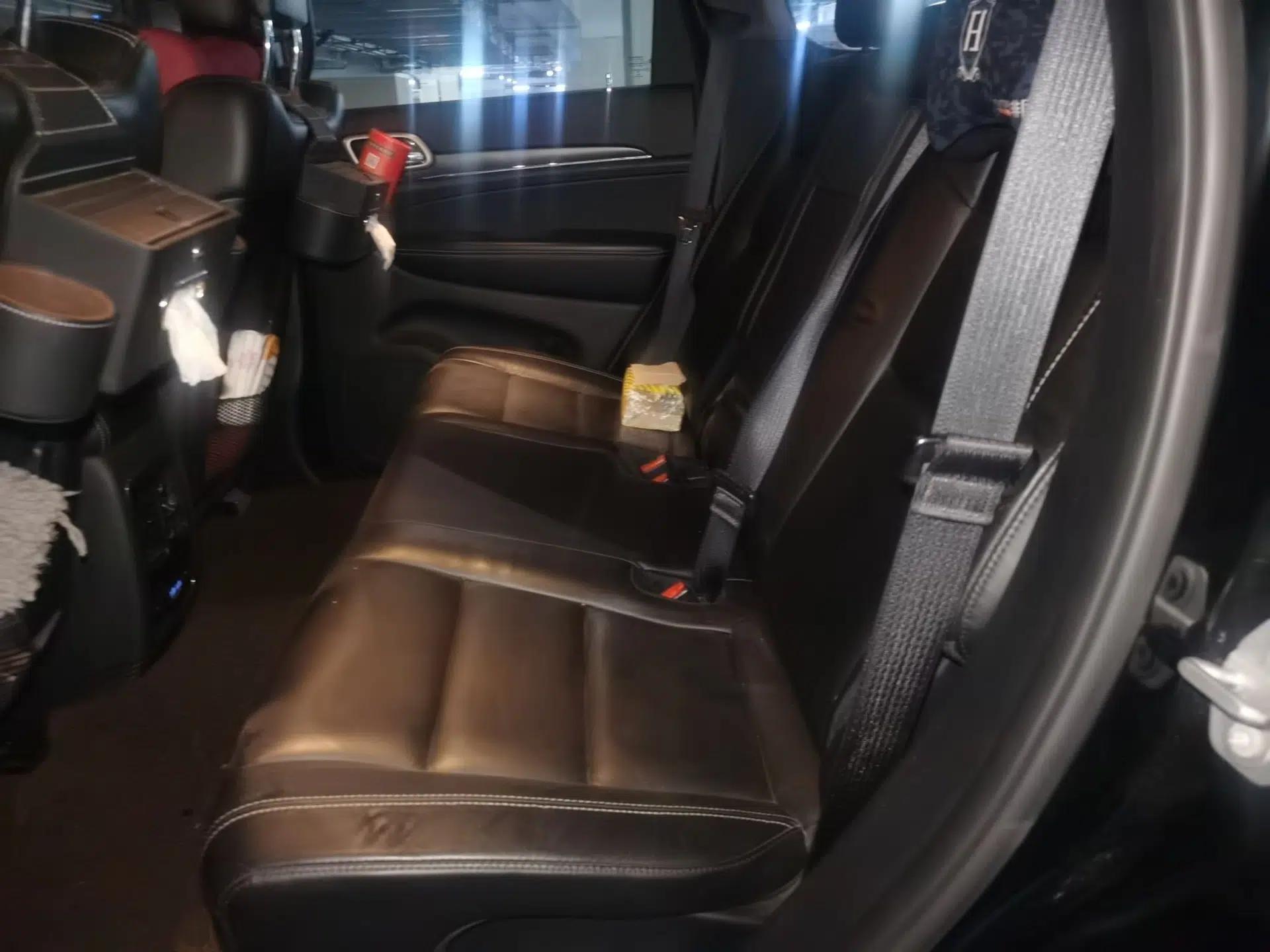 Jeep Grand Cherokee 2016 3.0L Comfort Navigation Edition — миниатюра 17