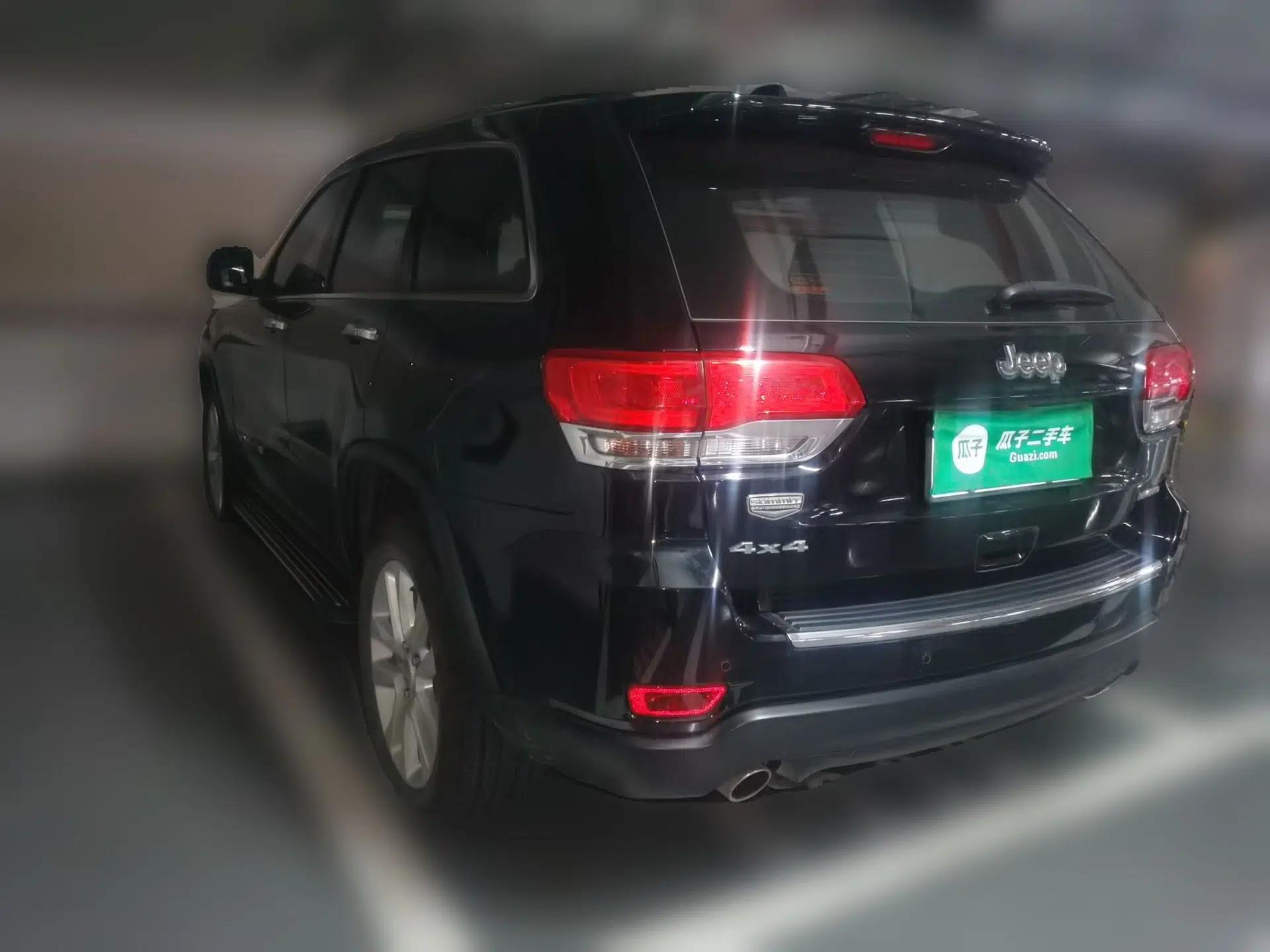 Jeep Grand Cherokee 2016 3.0L Comfort Navigation Edition — миниатюра 4