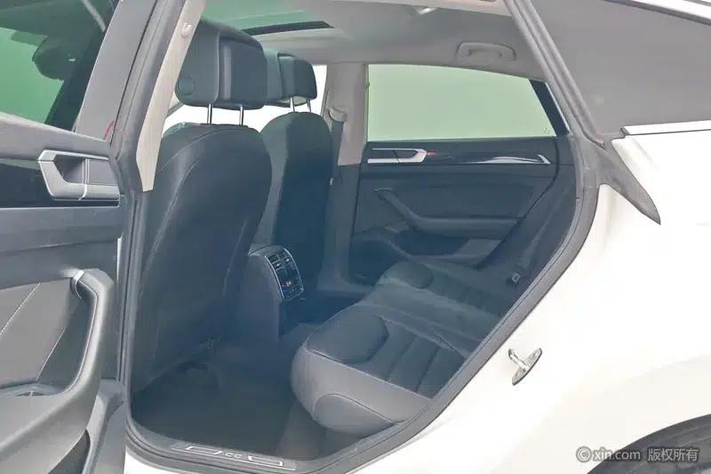 Volkswagen CC 2021 380TSI Striking Edition — миниатюра 19