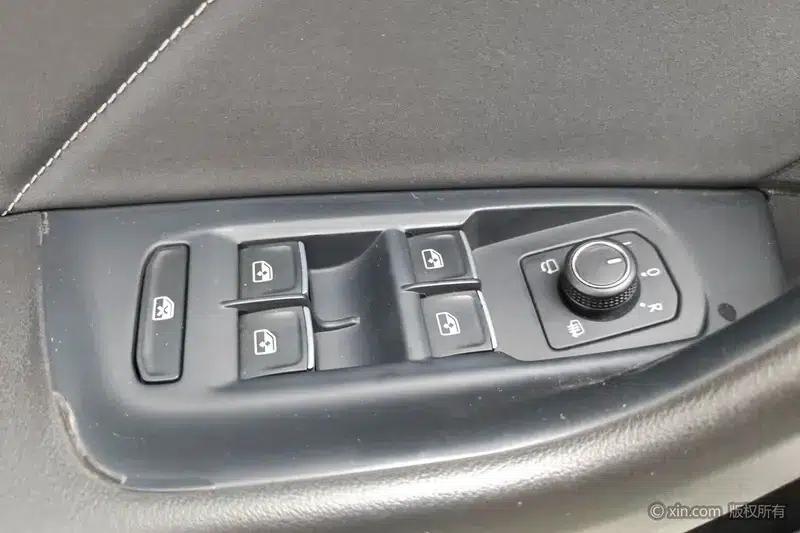 Volkswagen CC 2021 380TSI Striking Edition — миниатюра 22